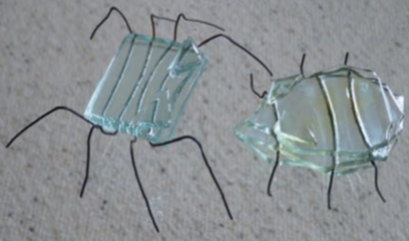 Beetle and spider, float glass and metal wire. Photo: Wolfgang Schmölders