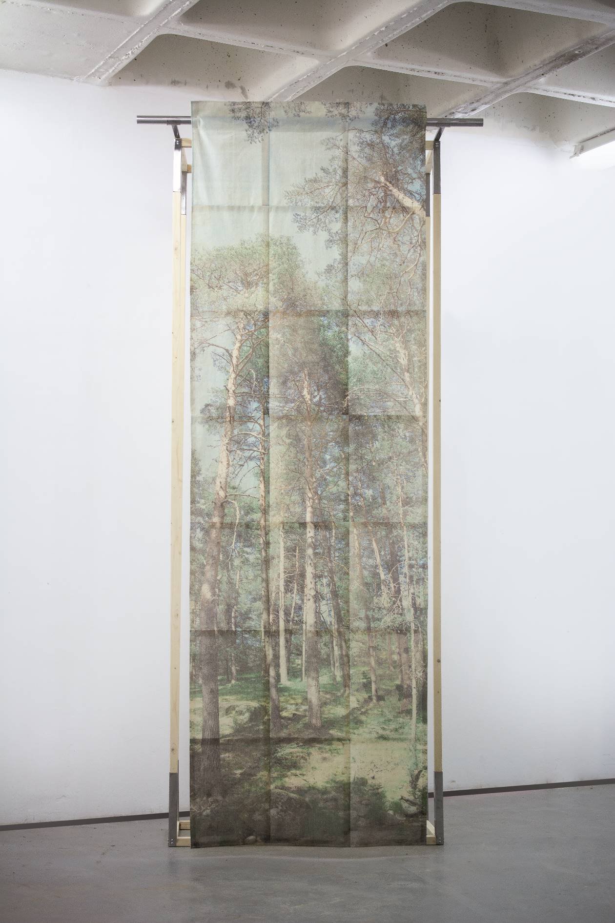 „Once upon a time…I, II“, 2019, wood, iron, photography on textile 60cm x 120 cm x 266 cm Copyright: Tamara Jacquin
