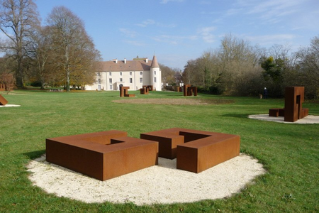 Sculpture garden of the Château Sainte-Marie with sculptures by Andrea Malär