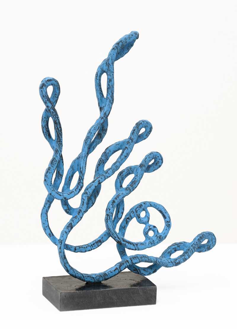 Bunter Hund II_2019_Eschenholz gebrannt, Ölfarbe_16x6x24cm.jpg