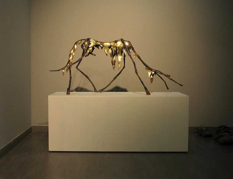 "dogs like us", 2020, sculpture by Hans Some,.jpg