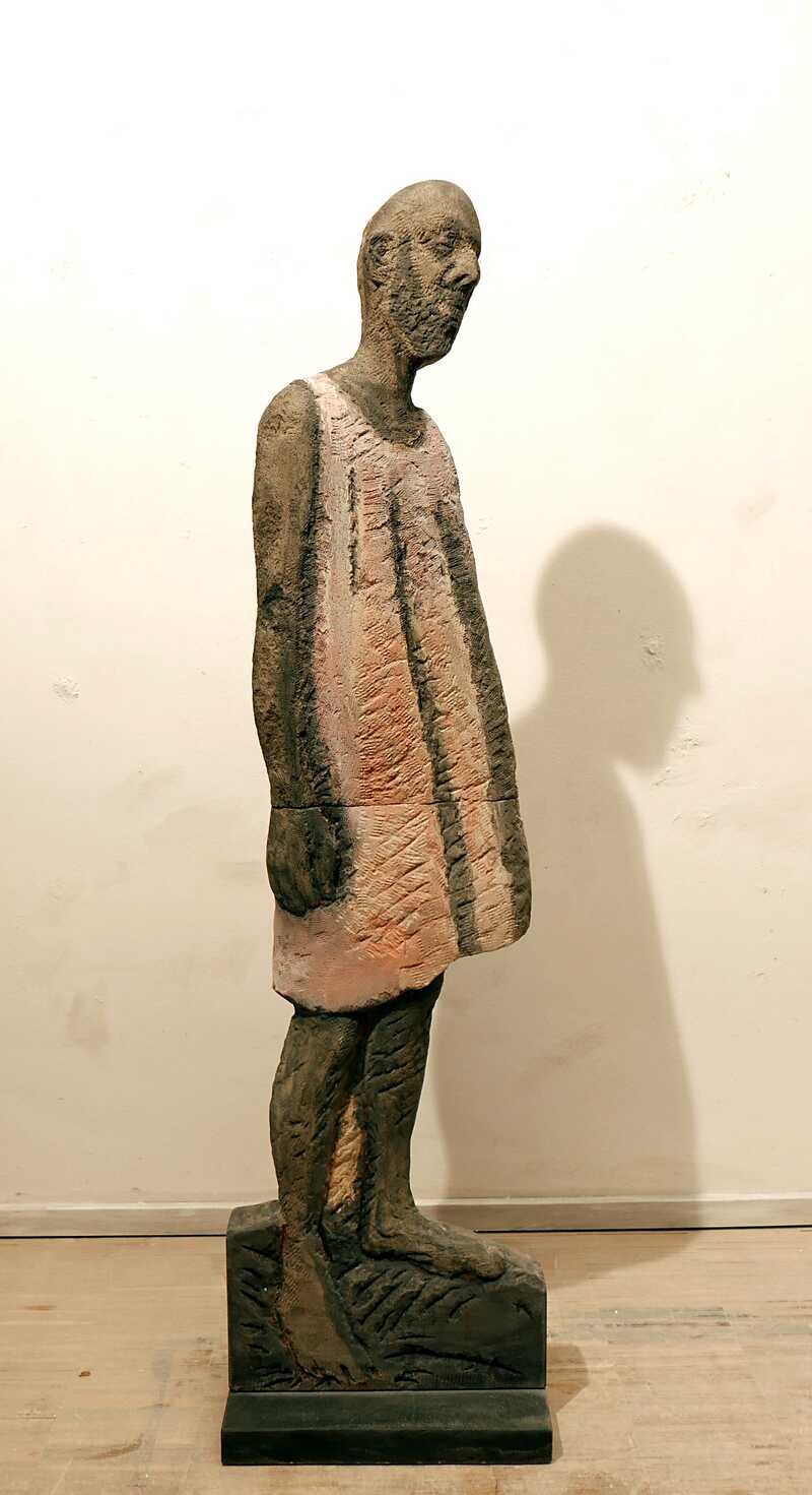 NACHTKLEID, Thüster Kalkstein, Schwarz-Weiß-Belichtung, Tusche, Acryl, 131 x 35 x 8 cm.jpg