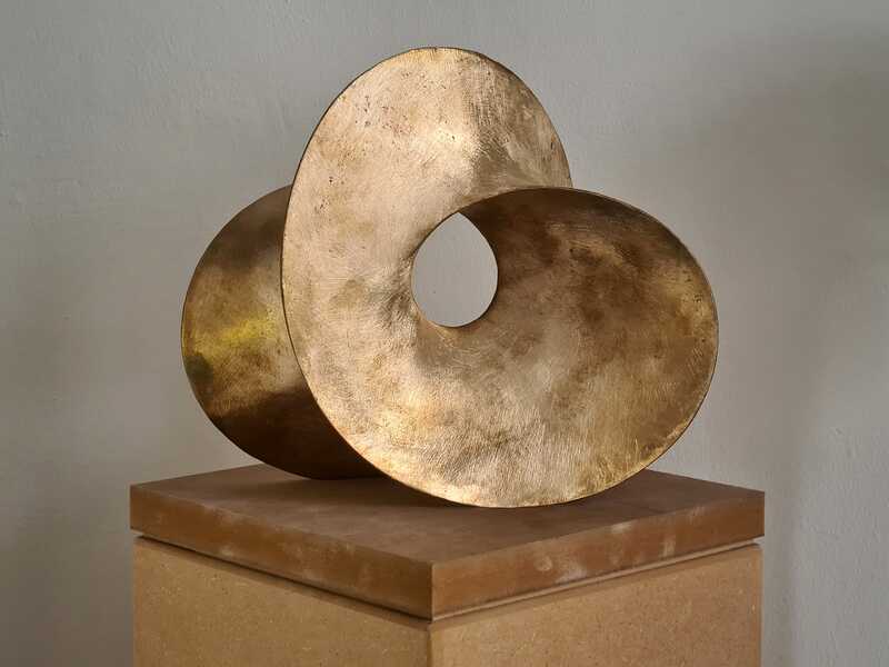 Wirbel 2, 2021                                         Bronze 30 x 34 x 13 cm.jpg
