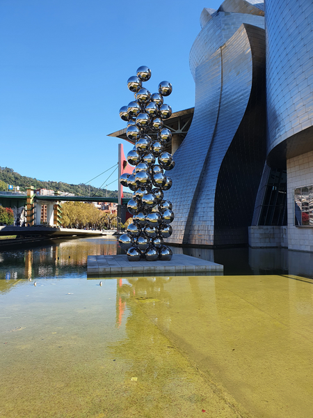 Museum Guggenheim: Anish Kapoor, Tall Tree & The Eye