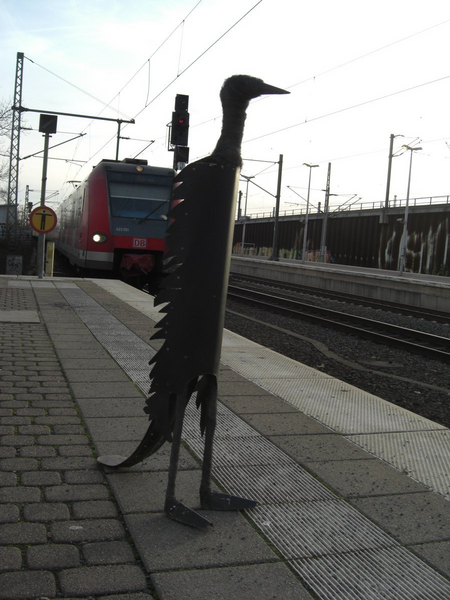 Bird sculpture by Marianne Roetzel