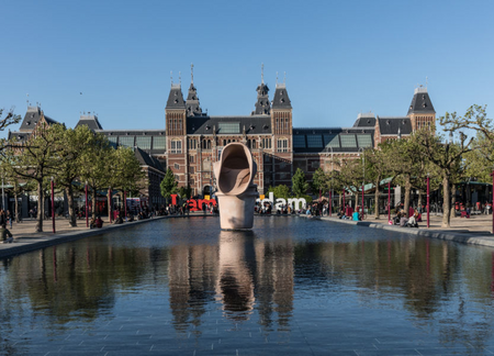 Miquel_Barcelo_le_Grand_Ecouteur2016_ARTZUID2017_Museumplein_7dc3d06e07f61e716a7ec5afe7ea0a46.jpg