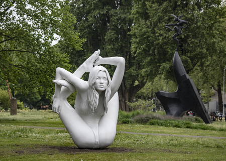 Marc_Quinn_Myth_Sphinx_2007_Courtesy_of_Vanhaerents_Art_Collection_Brussels_Belgium_ARTZUID2019_JWKaldenbach_vvp_kopie_11f9667609d122ee8ec87784abfe1262.jpg