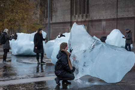 Ice Watch by Olafur Eliasson and Minik Rosing. Supported by Bloomberg<br />Installation: Bankside, outside Tate Modern, 2018. Photo: Justin Sutcliffe © 2018 Olafur Eliasson