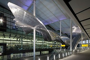 MB-Slipstream-by-Richard-Wilson-at-Heathrow_s-new-Terminal-2-The-Queen_s-Terminal_4aa918c009.jpg