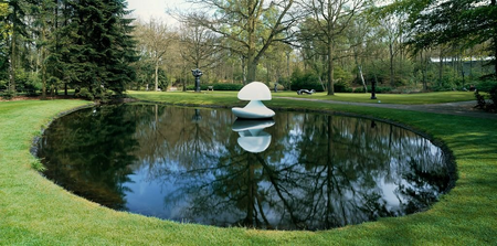 Marta Pan, Sculpture flottante 'Otterlo', 1960-1961, photo: Cary Markerink. Copyright: Kröller-Müller Museum