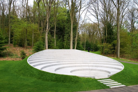 Marta Pan, Amphithéâtre, 2007 (design 2005), photo: Marjon Gemmeke. Copyright: Kröller-Müller Museum
