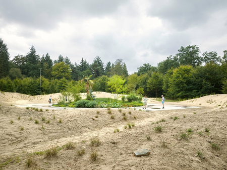 Pierre Huyghe, La Saison des Fêtes, 2010 - (execution 2016), photo: Walter Herfst. Copyright: Kröller-Müller Museum