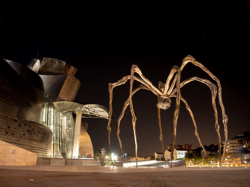 sn_NL 1901_Skulptur und Gesellschaft_experience Bilbao Louise Bourgeois.jpg