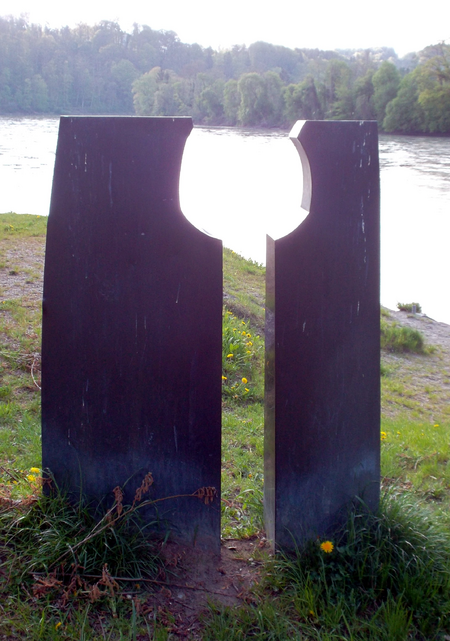 Rainer Devens, o.T. [Zueinander], Bronze, Wasserburg Skulpturenweg, o.J.