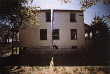 Gordon Matta-Clark, Splitting, 00:09:40, 1974<br />super 8mm film on video, M HKA / Collection Flemish Community