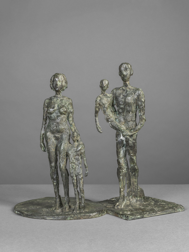 Famiglia, oggi. 2009. Bronzo, 35x40x25 cm.jpg