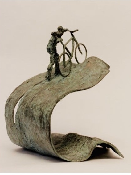 vetta- bicicletta  bronzo unico H30 x 24 x 20 cm  . copia.jpg