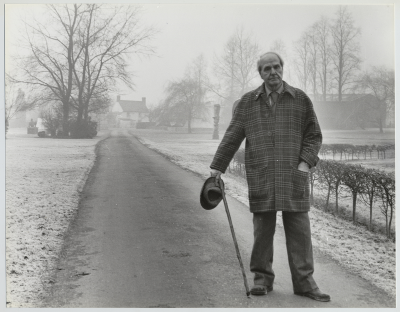 Reproduced by permission of The Henry Moore Foundation, Copyright Bo Boustedt