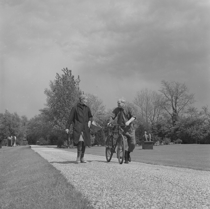 Reproduced by permission of The Henry Moore Foundation, Copyright John Hedgecoe