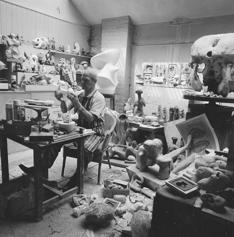 Reproduced by permission of The Henry Moore Foundation, Copyright John Hedgecoe