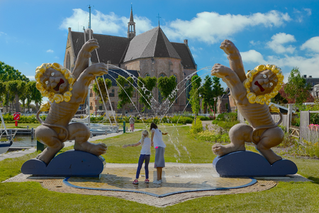 Cornelia Parker UK, The Rampant Lions of Workum, city of Workum, 11 Fountains