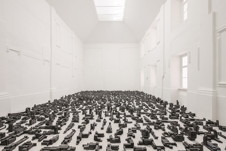 Antony Gormley, Sleeping Field, 2015-16. Hall Collection. Courtesy Hall Art Foundation. © Künstler, Photo: Heinrich Hecht