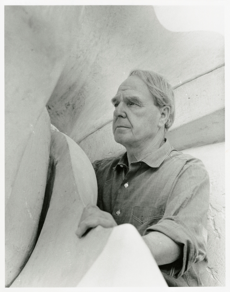 Henry Moore.jpg