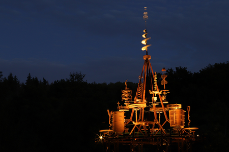 Willi Reiche, Holy Prong, 2014 exh. view Moving Art Garden