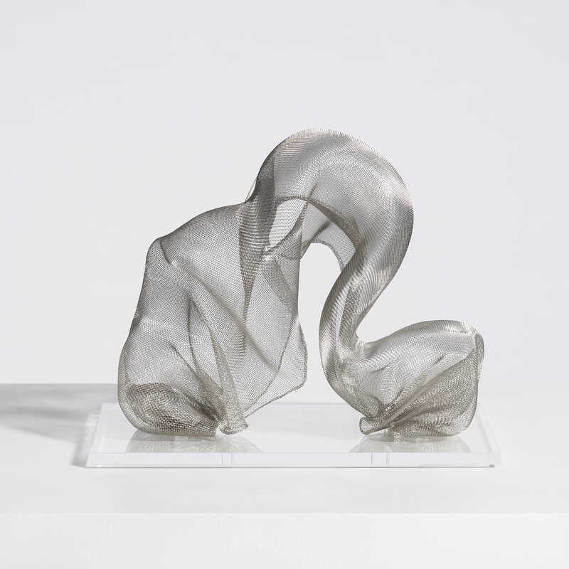 É – Panta rei Au 6, 2022, stainless steel metal mesh and methacrylate, 26 x 31 x 24 cm