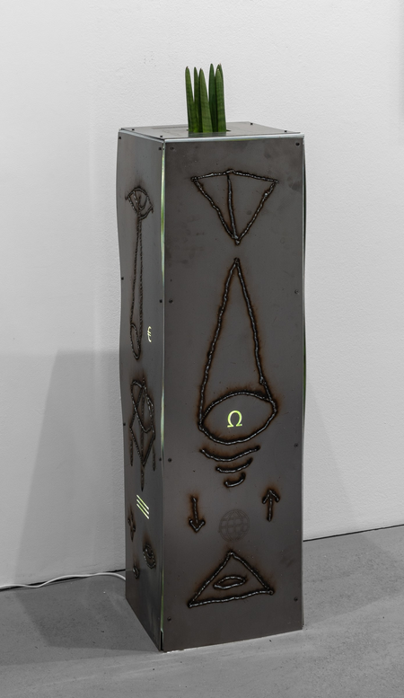 Plinth DYOR U, 2023<br />Steel, spray paint, LED lights, and plant<br />150 x 35 x 35 cm<br />59 x 13 3/4 x 13 3/4 inches<br />Copyright The Artist<br />Photo: Dirk Tacke