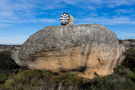 Wolf Vostell, El muerto que tiene sed, 1977, in Los Barruecos