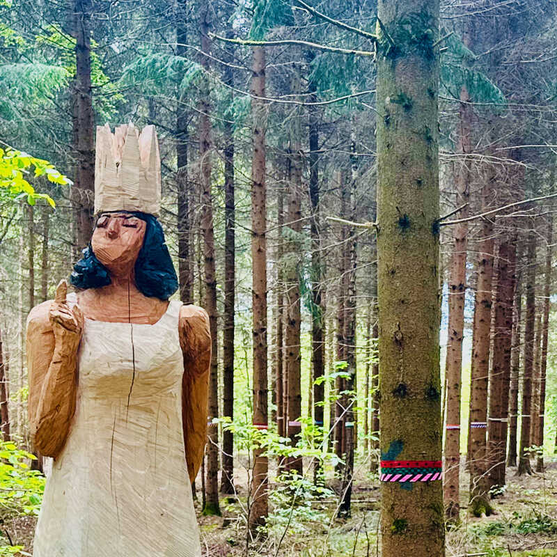 Zirze Circe Assens Forest marcel bernet skulptur sculpture wood holz sculptor bildhauer kunst art figurative figürlich