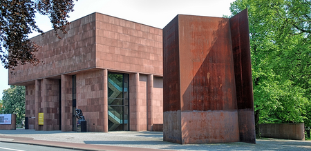 Richard Serra, Axis, 1988. Steel plates © Thomas Emden-Weinert. tew / welt-der-form.net