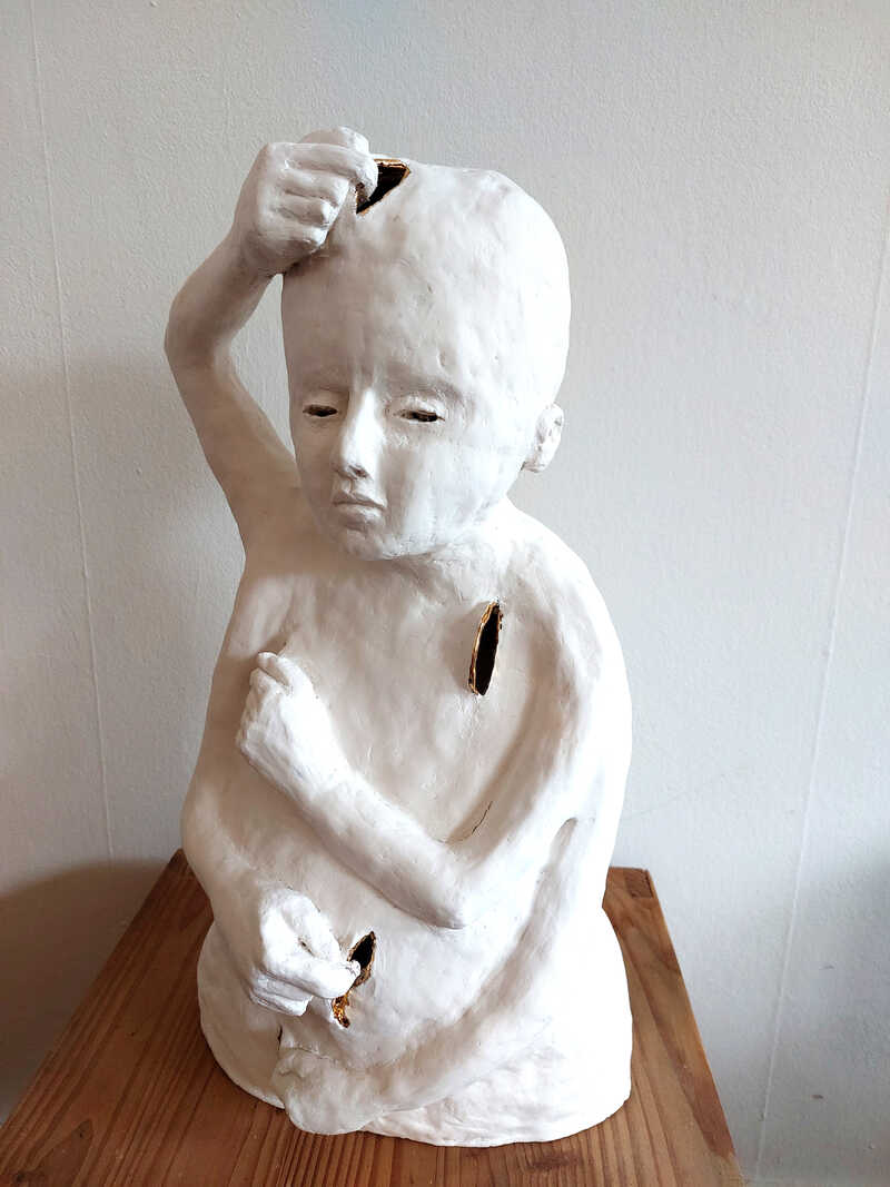 lFluisterwond, porselein, hoogte 49cm