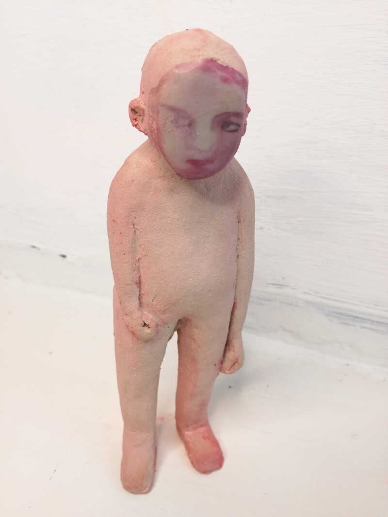 rDon't look at me, 2023, clay, ceramic transfer, height 15cm