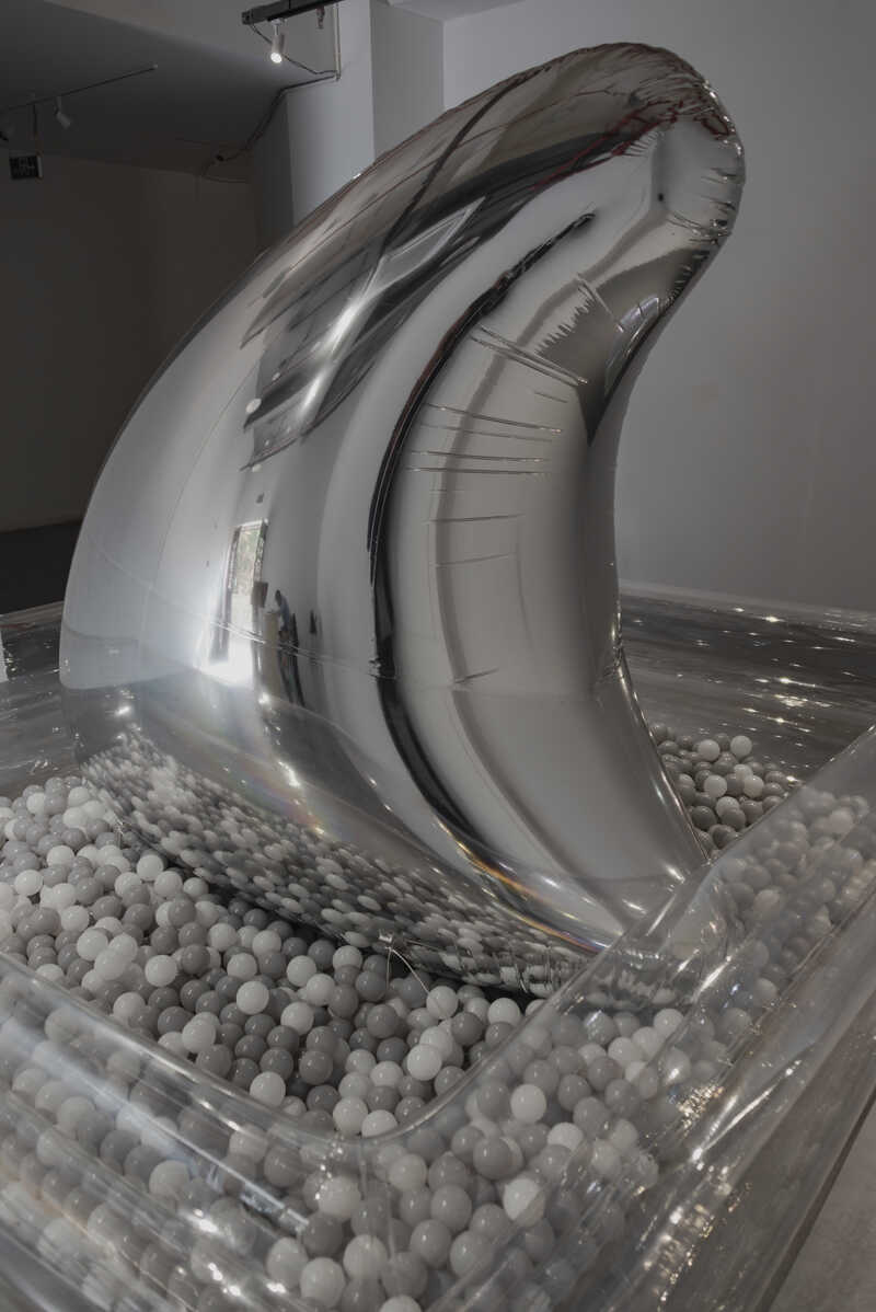 Inflatable, plastic ball, sound, speaker