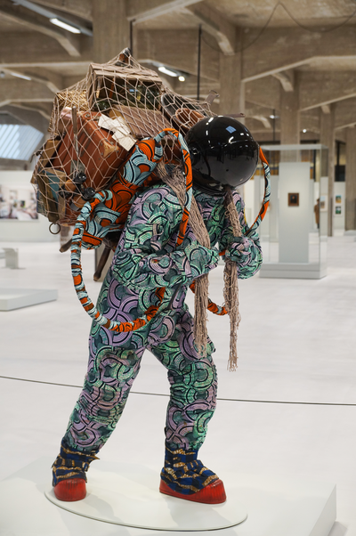 Yinka Shonibare, Refugee Astronaut IX, 2024 , photo Gerrit Jan Hoogland