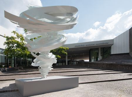 Alice Aycock, Another Twister in front of the Sprengel Museum Hannover. Photo Herling Werner