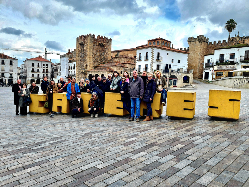 SN Experience-Gruppe auf der Plaza Mayor de Cáceres, Extremadura/Spanien