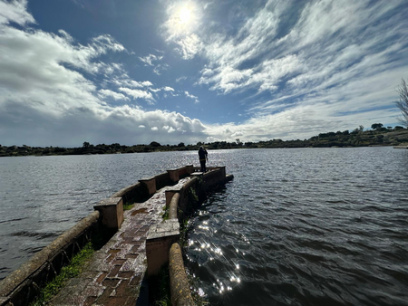 Blick vom Museo auf das Naturdenkmal Los Barruecos