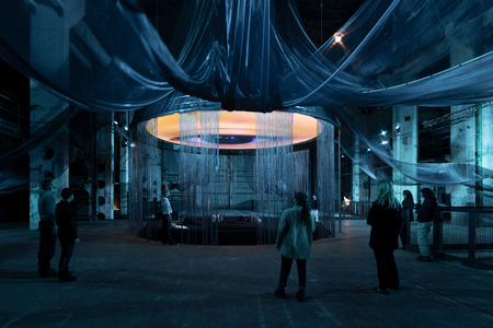 Laure Prouvost, WE FELT A STAR DYING 2025. Installationsansicht im Kraftwerk, Berlin.  In Auftrag gegeben von LAS Art Foundation, gemeinsam mit OGR Torino. © 2025 Laure Prouvost. Foto: Andrea Rossetti © VG Bild-Kunst, Bonn 2025