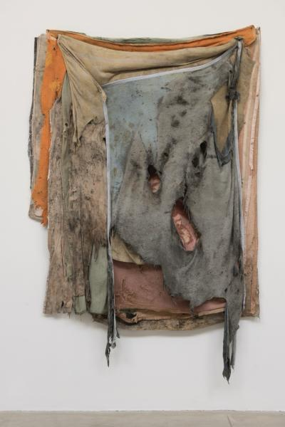 Berlinde De Bruyckere, Courtyard Tales V, 2018, 2018, blankets, wood, polyurethaan, epoxy. Courtesy the artist and Hauser & Wirth Photo: Mirjam Devriendt
