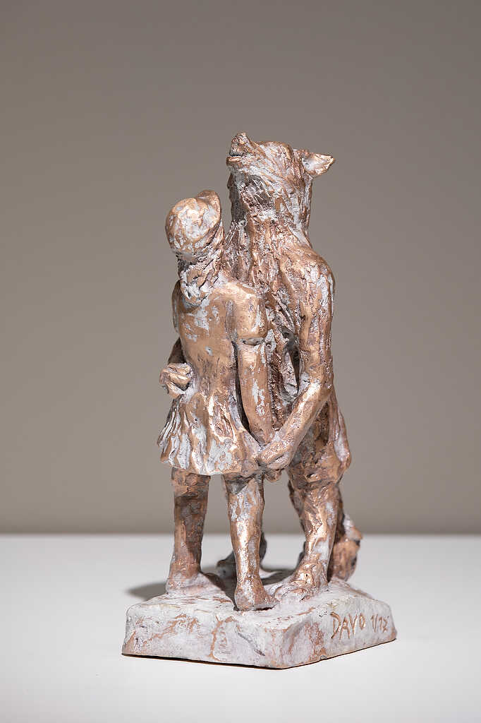 Kleine Bronzeskulptur Rotkäppchen
