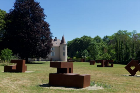 Sculpture garden of the Château Sainte-Marie with sculptures by Andrea Malär