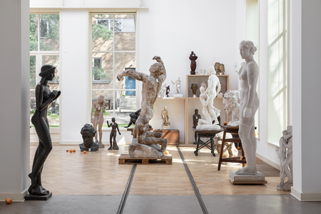 Ausstellungssansicht Tea and Dry Biscuits. Eine Jubiläumsausstellung. Georg Kolbe Museum, 2025, Foto: Enric Duch