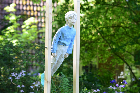 Hirofumi Fujiwara, NEUTOPIAN (Silent true), 2024, 70 x 29 x 42 cm