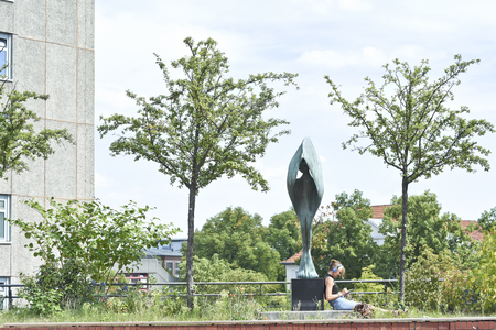 Alexander Polzin: Engel - Shooting Clouds, 2020. Figuren im Park, Photo: Andrea Katheder