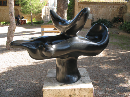 Joan Miró, Oiseau solaire, 1966. Bronze, 120 x 180 x 102 cm. Edition: E.A. II/III. Fundació Miró Mallorca, private collection long-term loan. © Successió Miró, 2025. Photo: Fundació Miró Mallorca