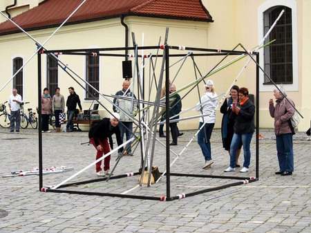 Mabois, Unknown manuscript, Forst Lausitz, 2014. Performative installation, steel, zinc, wood, sound, 300 x 400 x 350 cm. Photo: MFGeissler