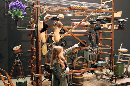 Willi Reiche, Kunstmaschine 'Blowin' in the Wind', 2025 exh. view NordArt